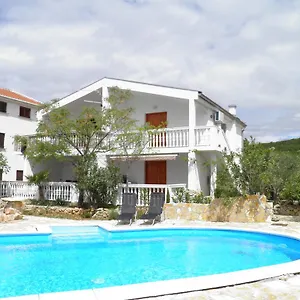 Apartment Zen, Maslenica
