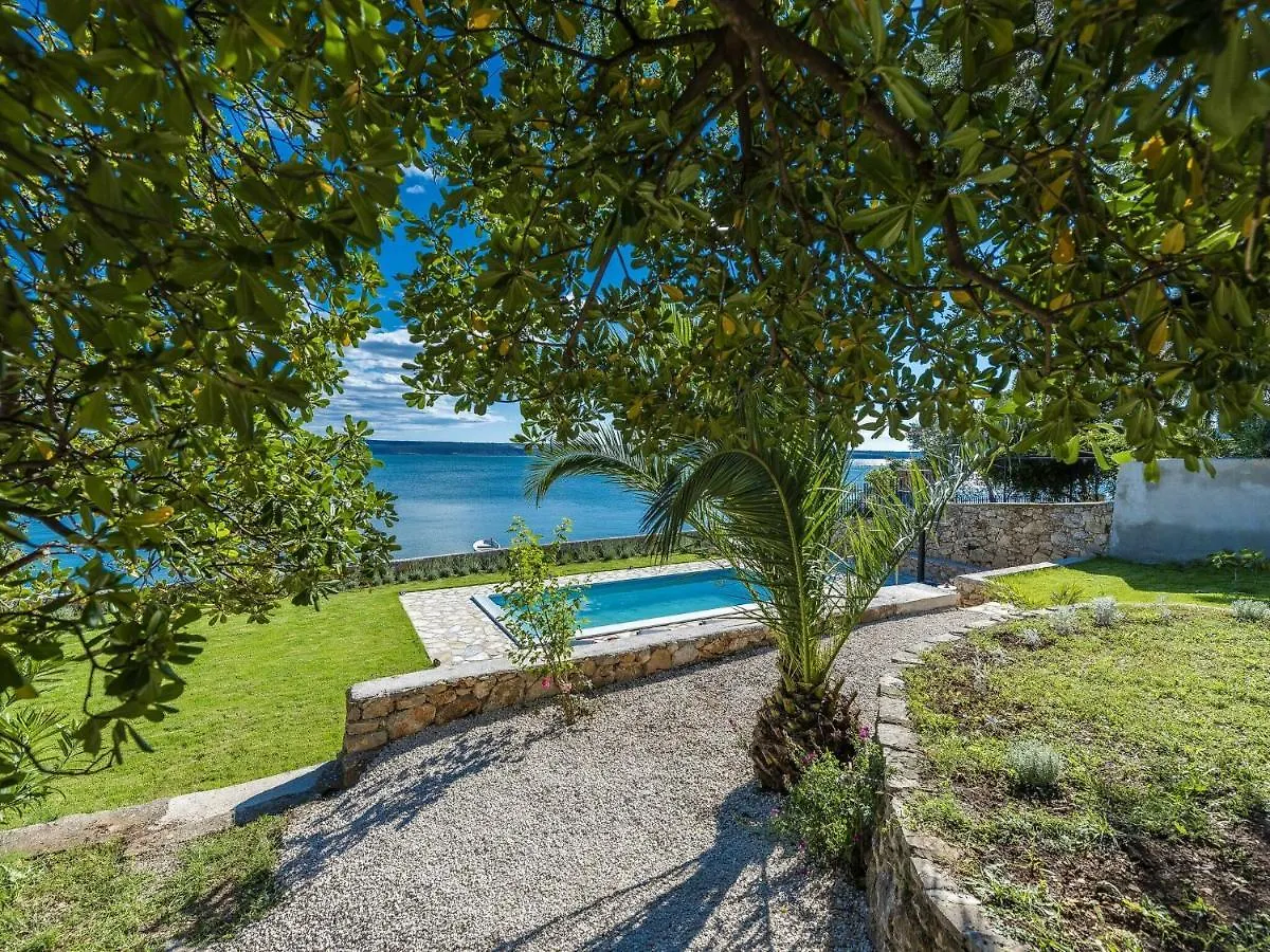 Modern Villa In Maslenica With Swimming Pool