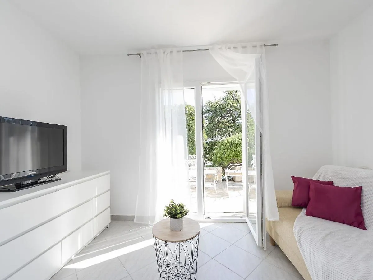 Modern Villa In Maslenica With Swimming Pool